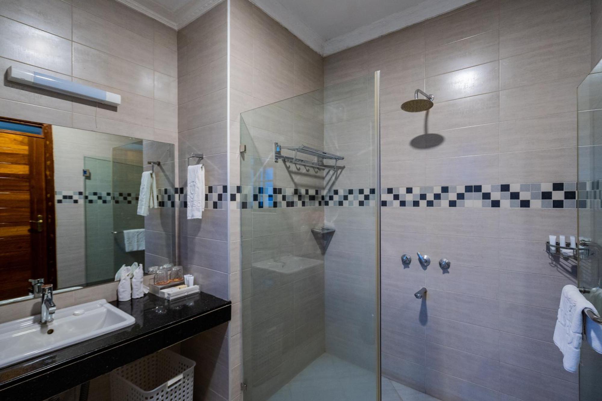 Ciala Resort Hotels In Кисуму Экстерьер фото