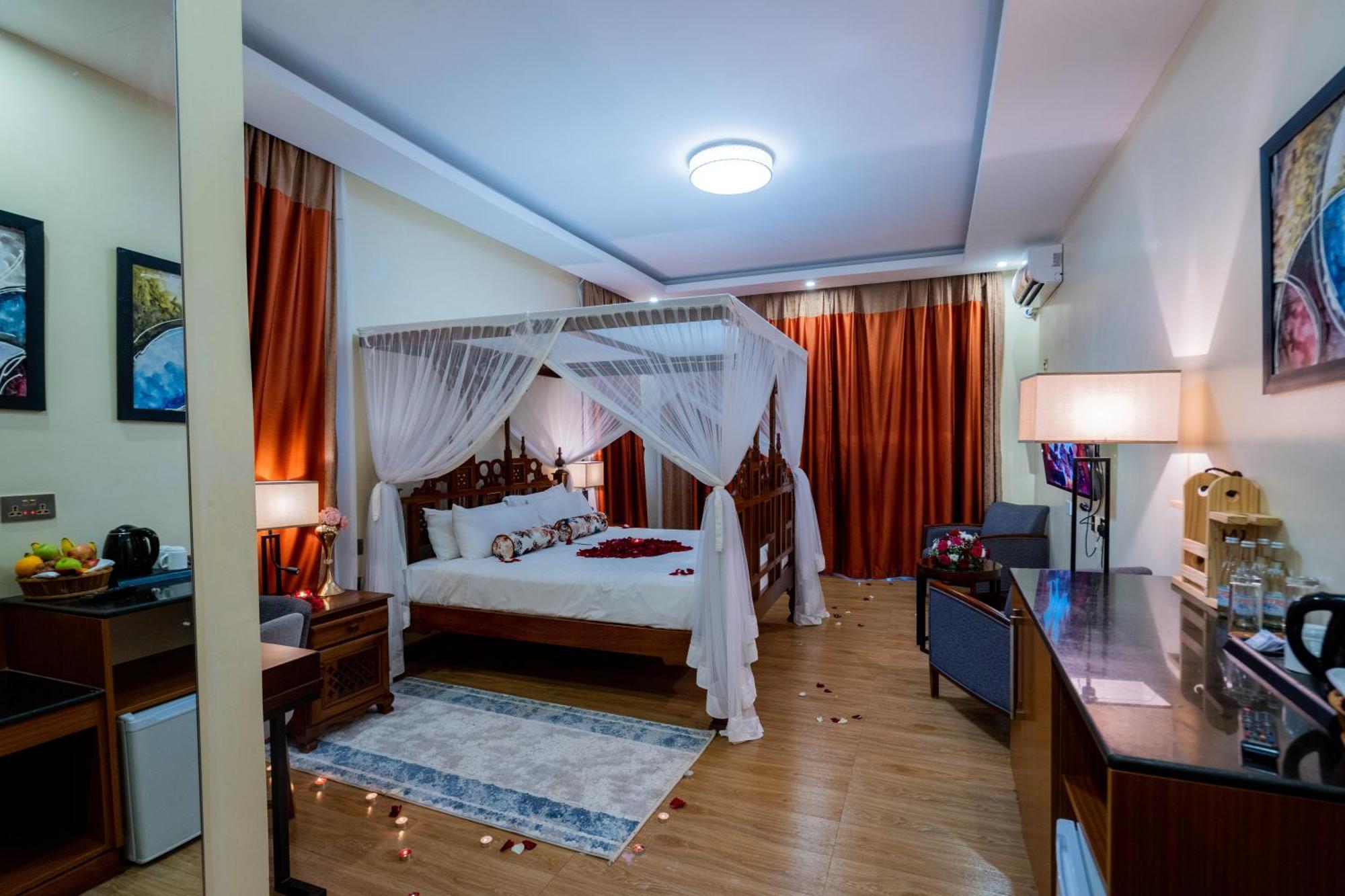 Ciala Resort Hotels In Кисуму Экстерьер фото