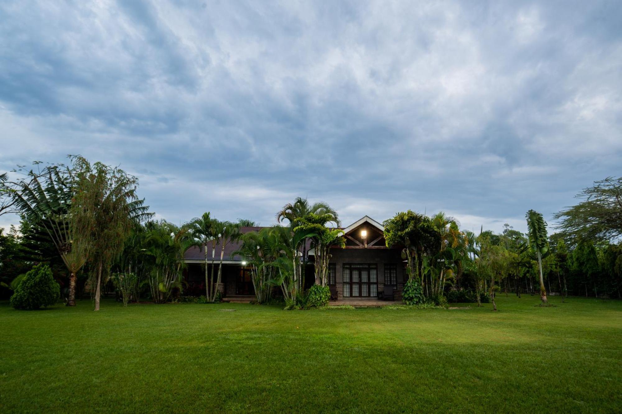 Ciala Resort Hotels In Кисуму Экстерьер фото