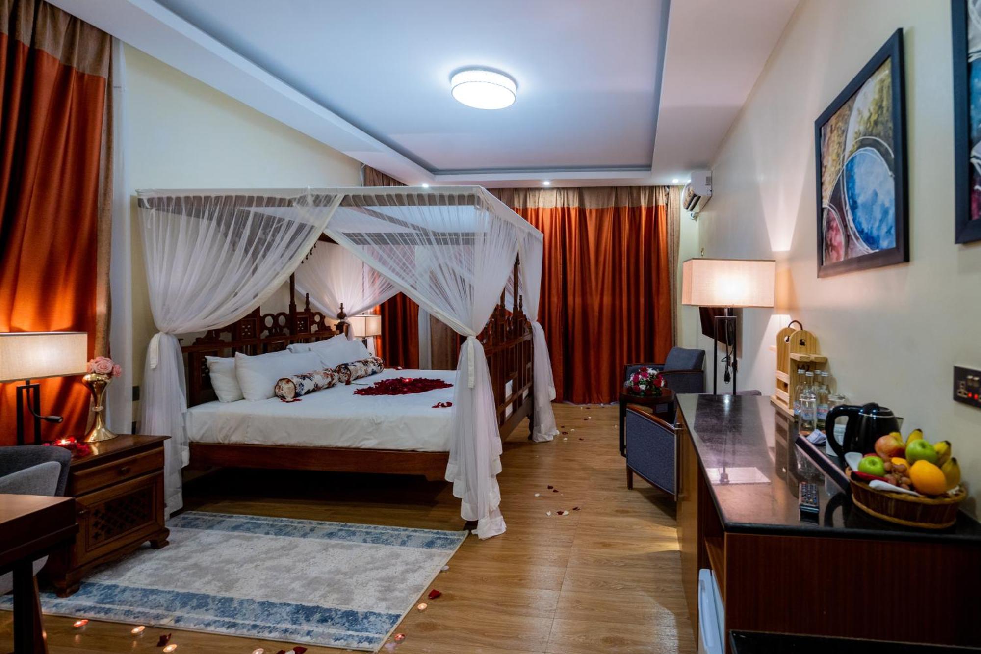 Ciala Resort Hotels In Кисуму Экстерьер фото