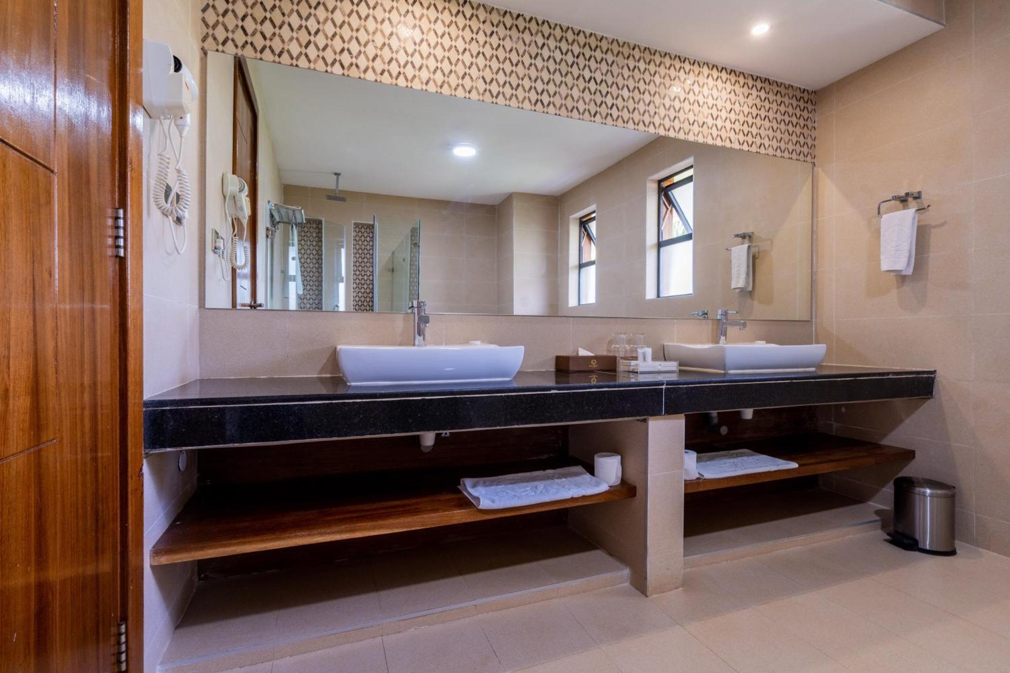Ciala Resort Hotels In Кисуму Экстерьер фото