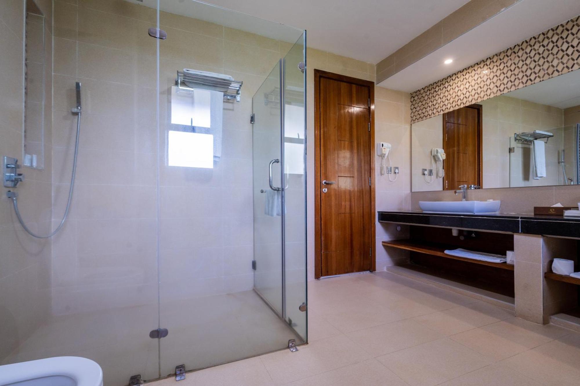 Ciala Resort Hotels In Кисуму Экстерьер фото