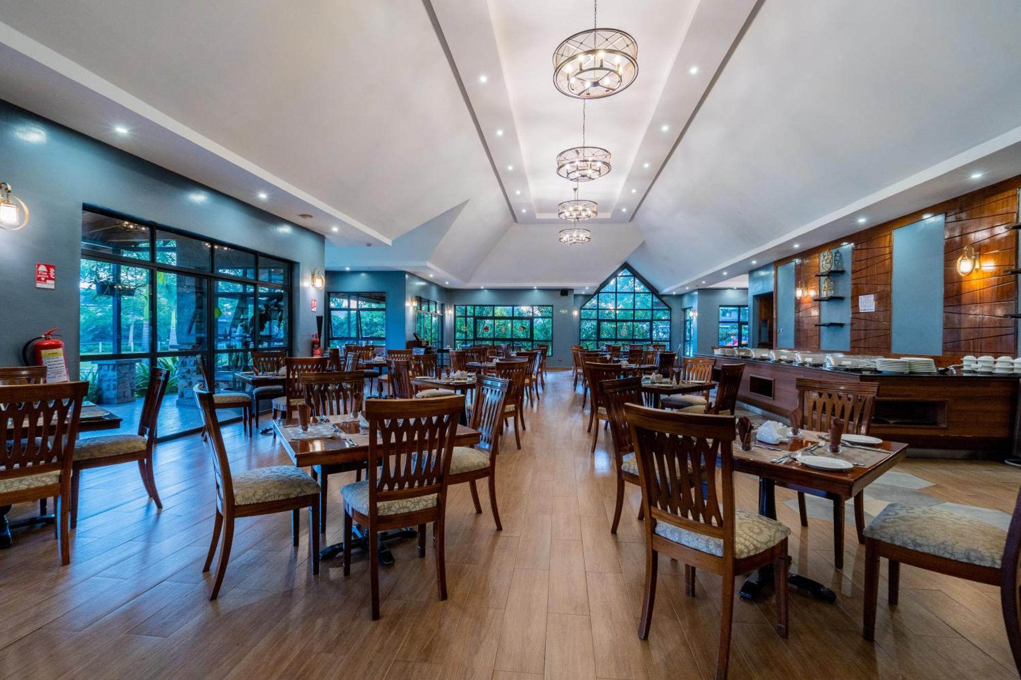Ciala Resort Hotels In Кисуму Экстерьер фото